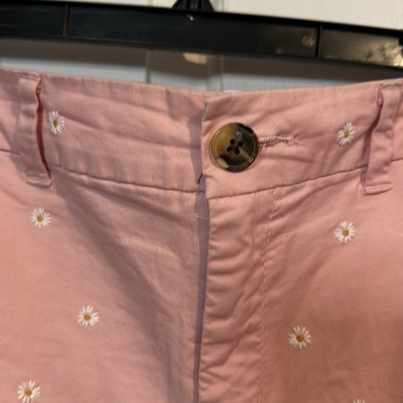 Old Navy oink shorts with daisies size 12 - Picture 3 of 5